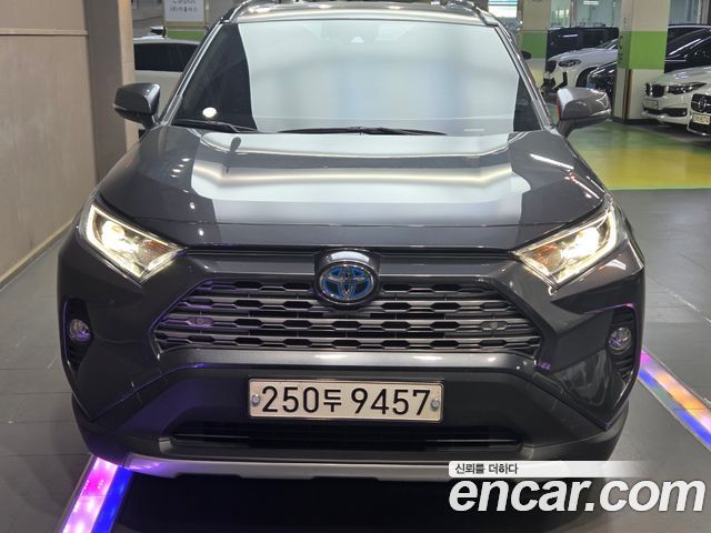 Toyota RAV4 (V) 2.5 4WD Hybrid 2021 — фото 1
