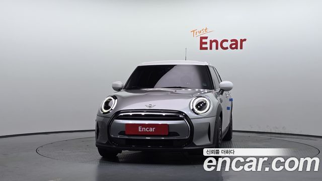 MINI Cooper 5Door Classic Third Generation 2024 — фото 3