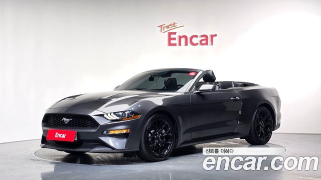 Ford Mustang Convertible 2020 — фото 1