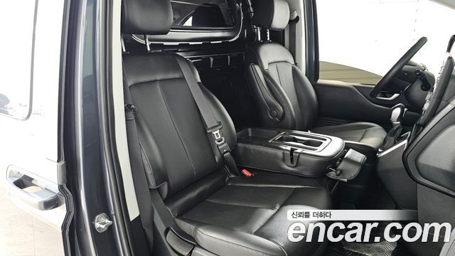 Hyundai Staria Cargo 3-Seater Modern 2023 — фото 11