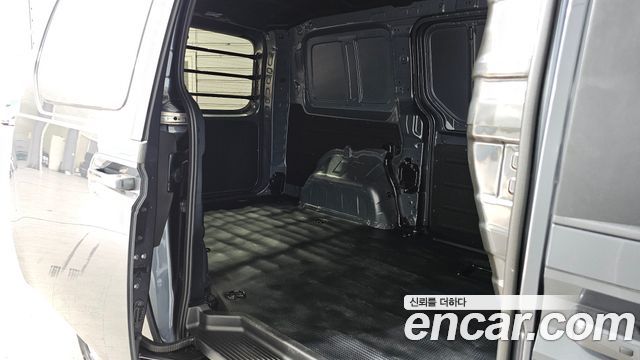 Hyundai Staria Cargo 3-Seater Modern 2023 — фото 12
