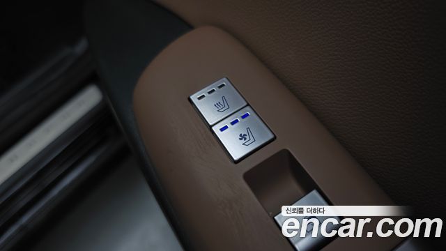 Hyundai Grandeur (GN7) 3.5 Gasoline 2WD Exclusive 2023 — фото 19
