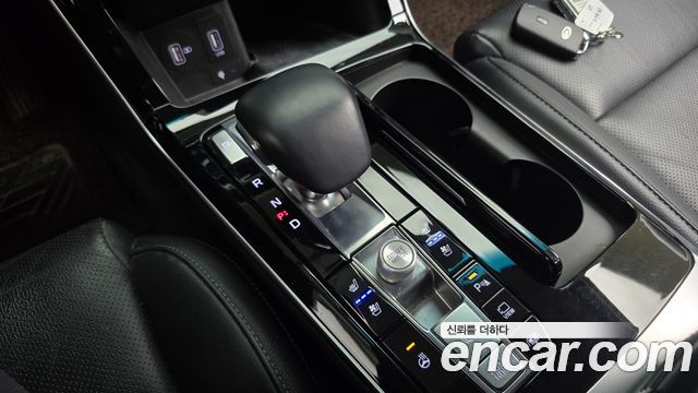 Kia K7 Premier Hybrid Prestige 2020 — фото 9