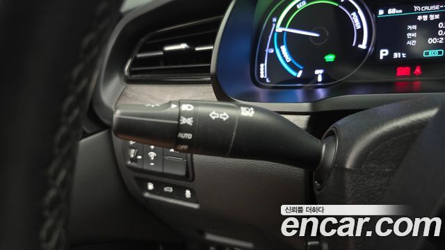 Kia K7 Premier Hybrid Prestige 2020 — фото 17