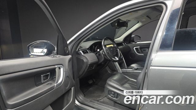 Land Rover Discovery Sport 2.0 TD4 SE 2017 — фото 10