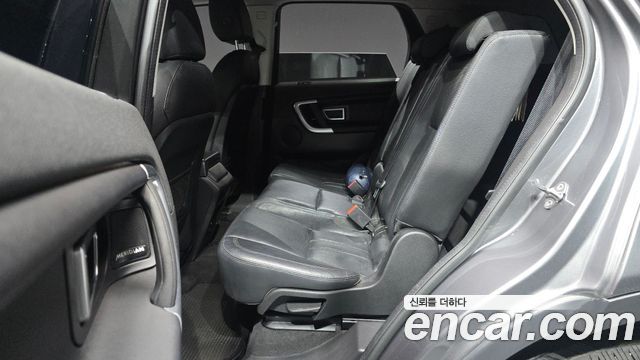 Land Rover Discovery Sport 2.0 TD4 SE 2017 — фото 12