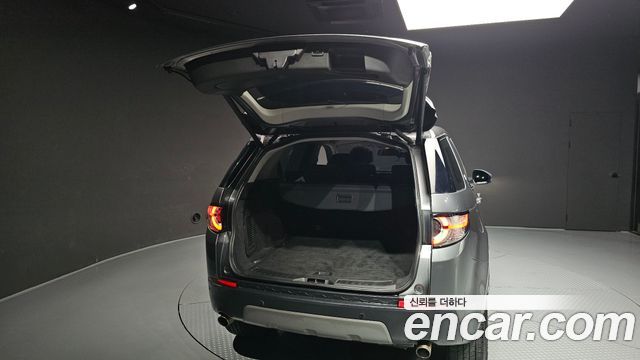 Land Rover Discovery Sport 2.0 TD4 SE 2017 — фото 20