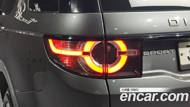 Land Rover Discovery Sport 2.0 TD4 SE 2017 — фото 23