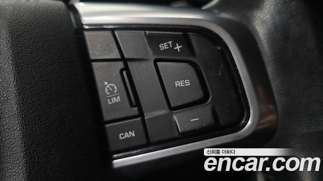 Land Rover Discovery Sport 2.0 TD4 SE 2017 — фото 29