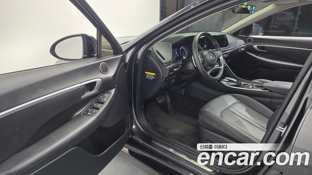Hyundai Sonata (DN8) 2.0 Premium Family 2020 — фото 10