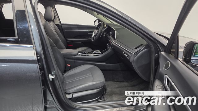 Hyundai Sonata (DN8) 2.0 Premium Family 2020 — фото 11