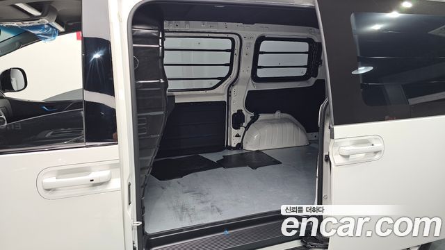 Hyundai Staria L3.5 Cargo 3-Seater Modern 2025 — фото 11
