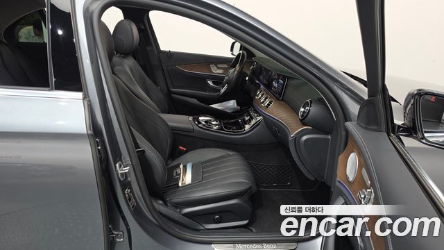 Mercedes-Benz E-Class (W213) E300 4MATIC Exclusive 2020 — фото 15