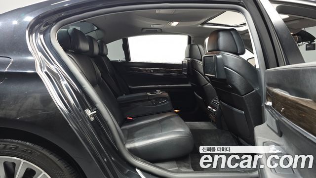 BMW 7 Series (F01) 750Li xDrive 2012 — фото 12