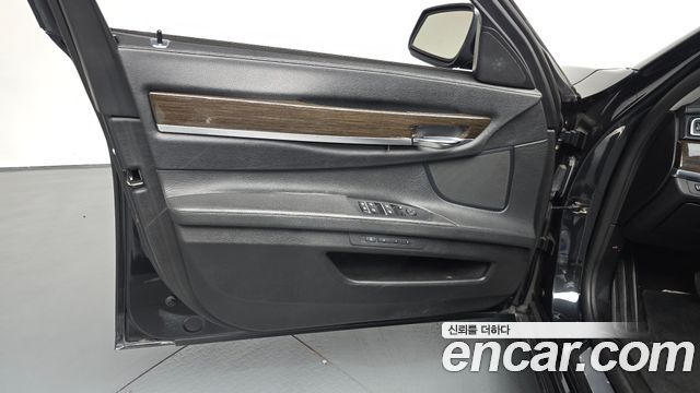 BMW 7 Series (F01) 750Li xDrive 2012 — фото 24
