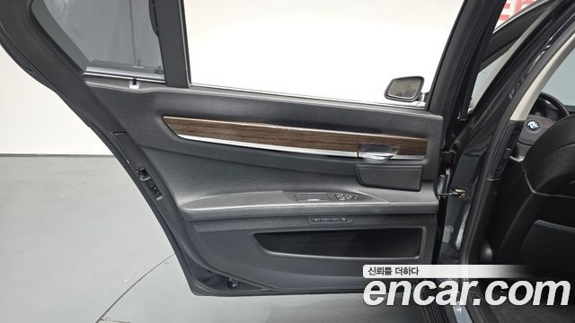 BMW 7 Series (F01) 750Li xDrive 2012 — фото 25