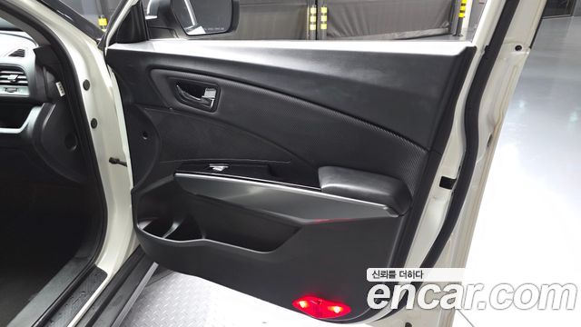 KG Mobility (SsangYong) Tivoli Armor Diesel GearⅡ 4WD Styling Gear 2018 — фото 24