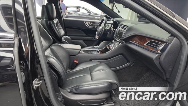 Lincoln Continental (X) 3.0 AWD 2017 — фото 11