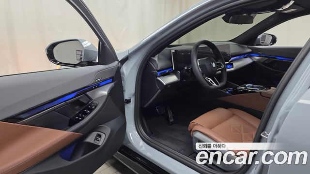 BMW 5 Series (G60) 530i xDrive M Sport 2026 — фото 10
