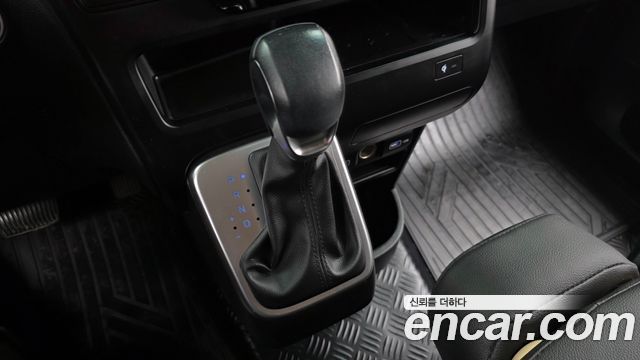 Hyundai Staria Cargo 3-Seater Modern 2023 — фото 9
