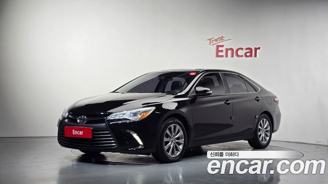 Toyota Camry 2.5 XLE 2015 — фото 1