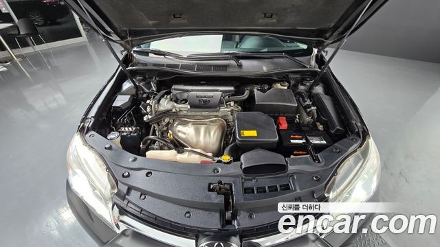 Toyota Camry 2.5 XLE 2015 — фото 6