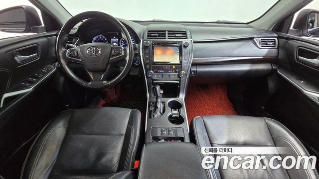 Toyota Camry 2.5 XLE 2015 — фото 7