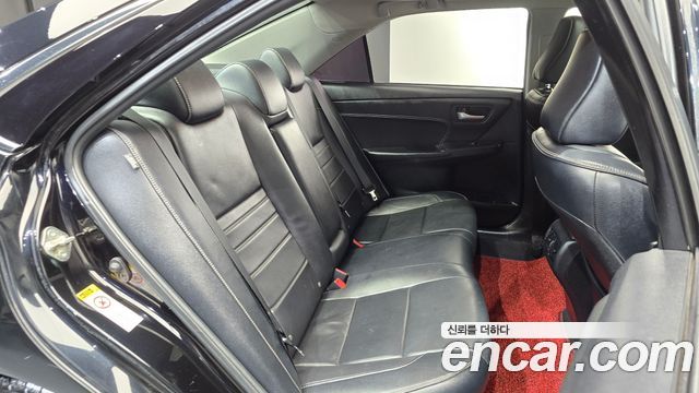 Toyota Camry 2.5 XLE 2015 — фото 15