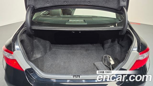 Toyota Camry 2.5 XLE 2015 — фото 22