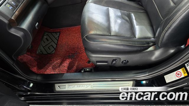 Toyota Camry 2.5 XLE 2015 — фото 23