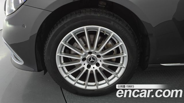 Mercedes-Benz E-Class (W213) E220d 4MATIC Exclusive 2021 — фото 5