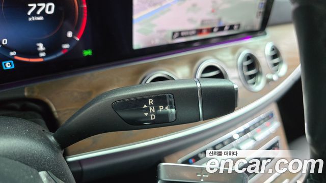 Mercedes-Benz E-Class (W213) E220d 4MATIC Exclusive 2021 — фото 9