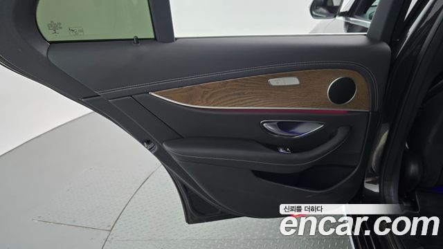 Mercedes-Benz E-Class (W213) E220d 4MATIC Exclusive 2021 — фото 25