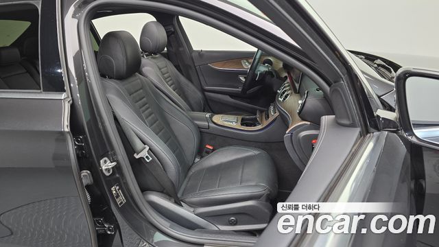 Mercedes-Benz E-Class (W213) E220d 4MATIC Exclusive 2021 — фото 26
