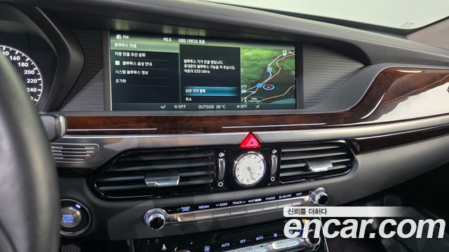 Genesis EQ900 3.8 GDI AWD Prestige 2016 — фото 20