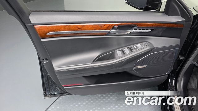 Genesis EQ900 3.8 GDI AWD Prestige 2016 — фото 29