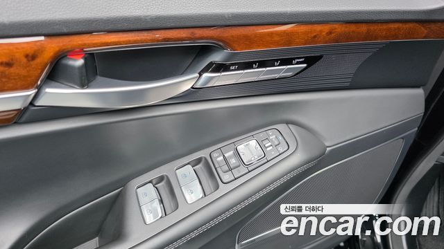 Genesis EQ900 3.8 GDI AWD Prestige 2016 — фото 32