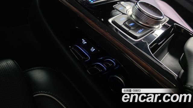Genesis EQ900 3.8 GDI AWD Prestige 2016 — фото 37