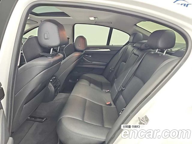 BMW 5 Series (F10) 528i xDrive M Aero Dynamic 2016 — фото 17