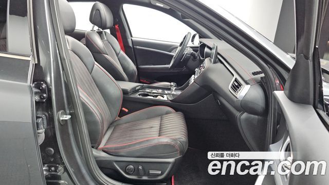 Genesis G70 2.0T Sport Package 2018 — фото 12