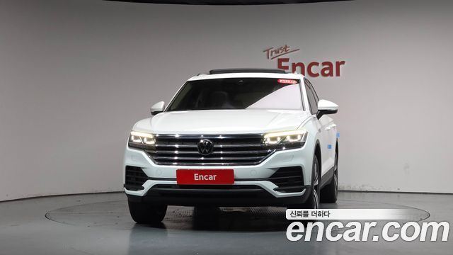 Volkswagen Touareg (III) 3.0 TDI Premium 2023 — фото 3