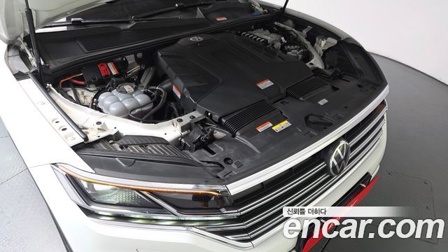Volkswagen Touareg (III) 3.0 TDI Premium 2023 — фото 6