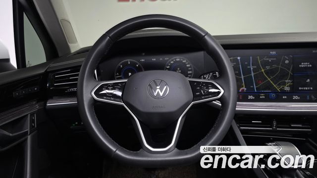 Volkswagen Touareg (III) 3.0 TDI Premium 2023 — фото 13