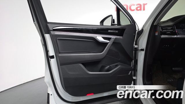 Volkswagen Touareg (III) 3.0 TDI Premium 2023 — фото 24