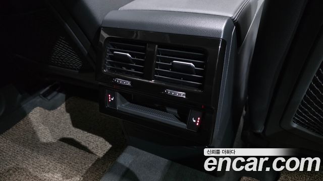 Volkswagen Touareg (III) 3.0 TDI Premium 2023 — фото 31
