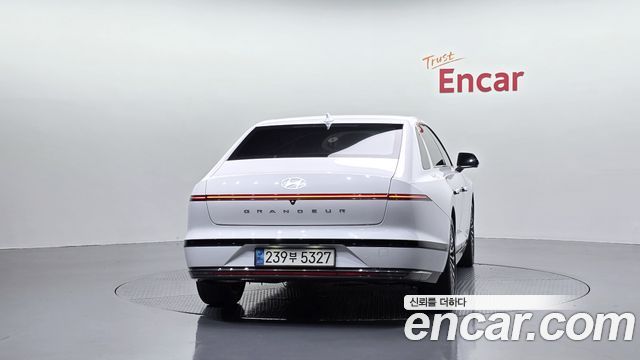 Hyundai Grandeur Hybrid (GN7) Calligraphy 2023 — фото 4