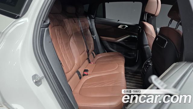BMW X6 (G06) xDrive40i M Sport 2024 — фото 12
