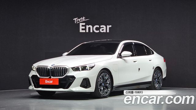 BMW 5 Series (G60) 530e M Sport
