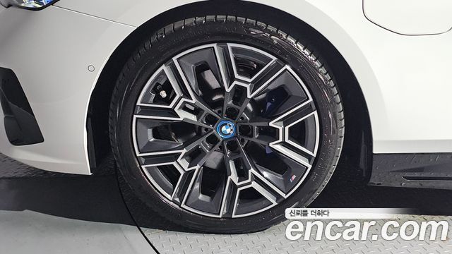 BMW 5 Series (G60) 530e M Sport 2024 — фото 5