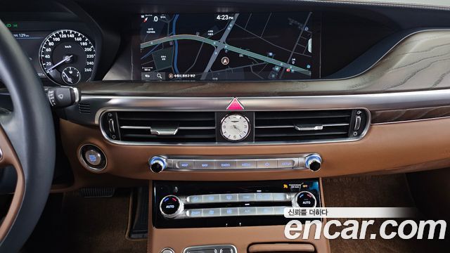 Genesis G90 5.0 AWD Limousine Prestige 2020 — фото 14